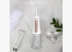 How to Clean Your Teeth At Home